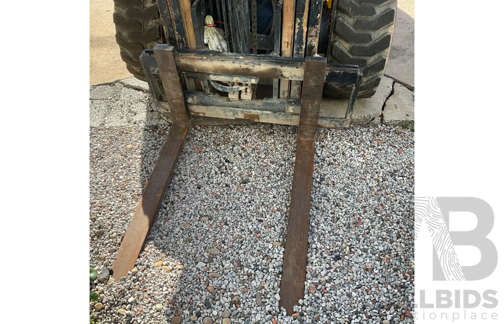 2022 Liftsmart LS-RT25-4 Diesel Forklift - Spare or Repair