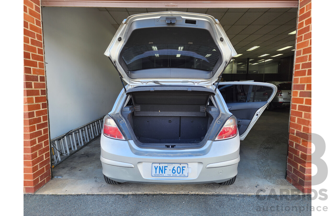7/2008 Holden Astra 60TH Anniversary AH MY08.5 5d Hatchback Silver 1.8L