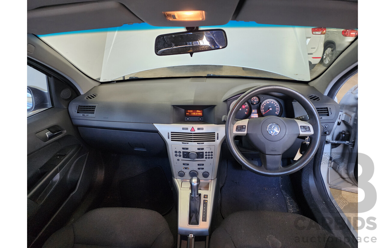 7/2008 Holden Astra 60TH Anniversary AH MY08.5 5d Hatchback Silver 1.8L