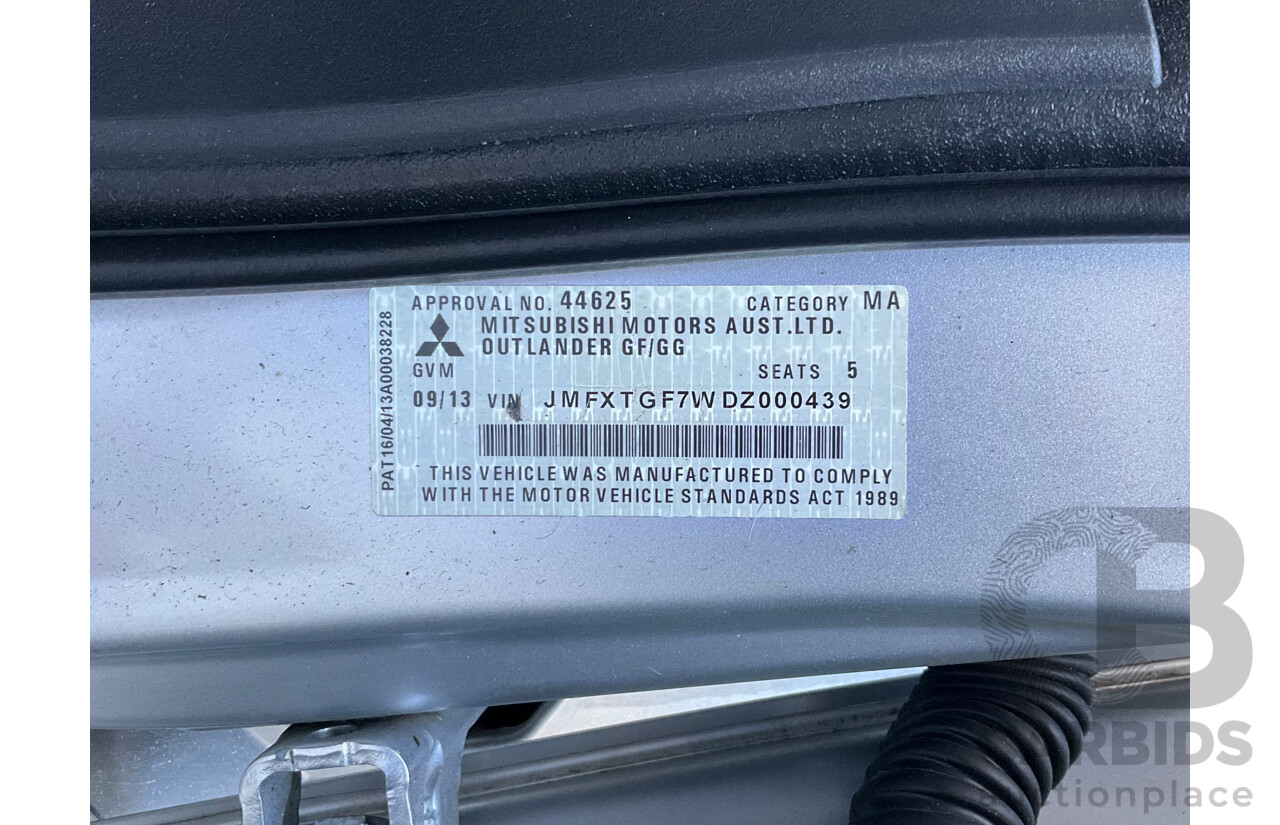 09/2013 Mitsubishi Outlander LS (4x2) FWD ZJ MY14 4D Wagon Silver 2.0L