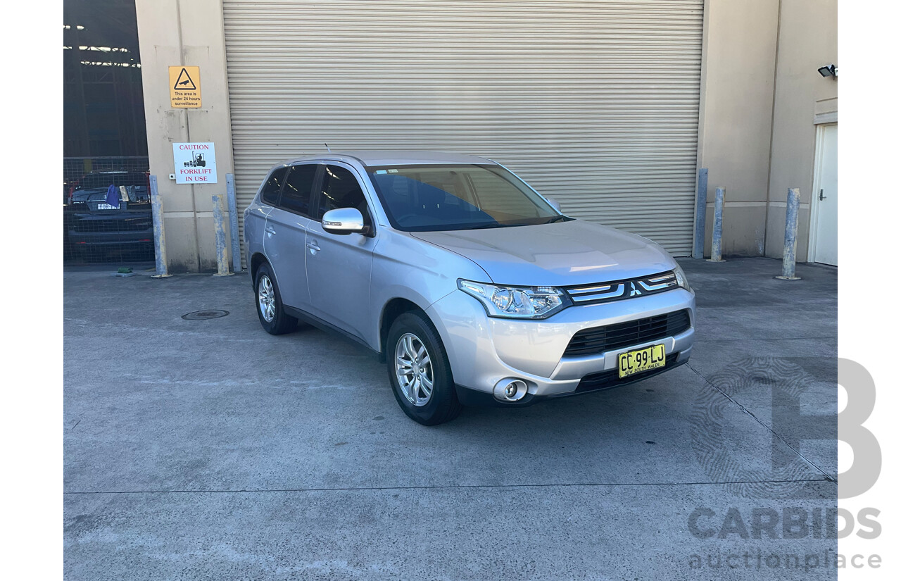 09/2013 Mitsubishi Outlander LS (4x2) FWD ZJ MY14 4D Wagon Silver 2.0L