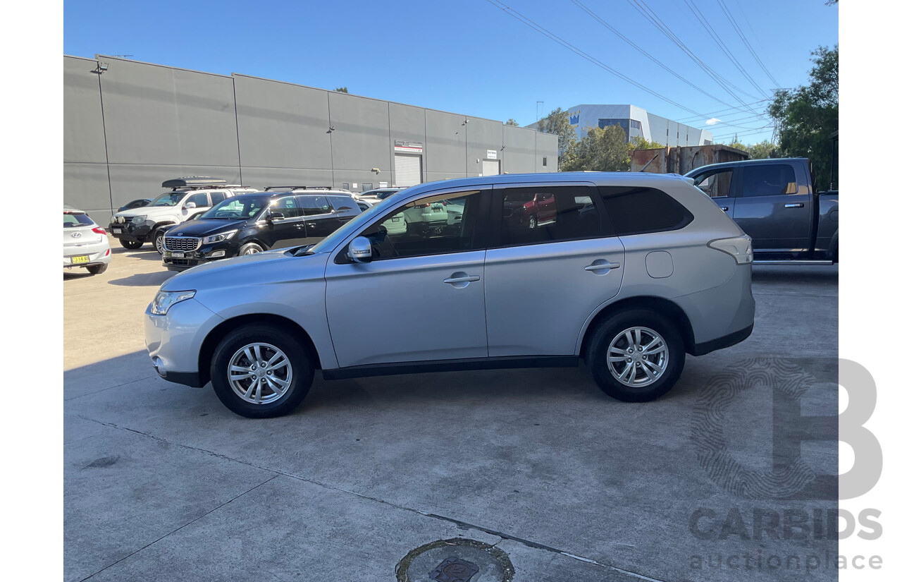 09/2013 Mitsubishi Outlander LS (4x2) FWD ZJ MY14 4D Wagon Silver 2.0L