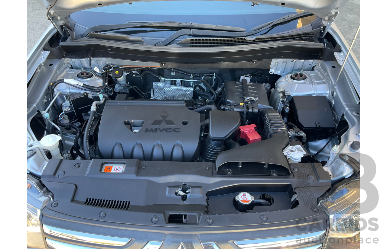 09/2013 Mitsubishi Outlander LS (4x2) FWD ZJ MY14 4D Wagon Silver 2.0L