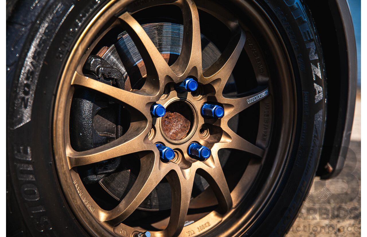 11/1999 Honda S2000 2d Convertible Silverstone Metallic 2.0L - Import