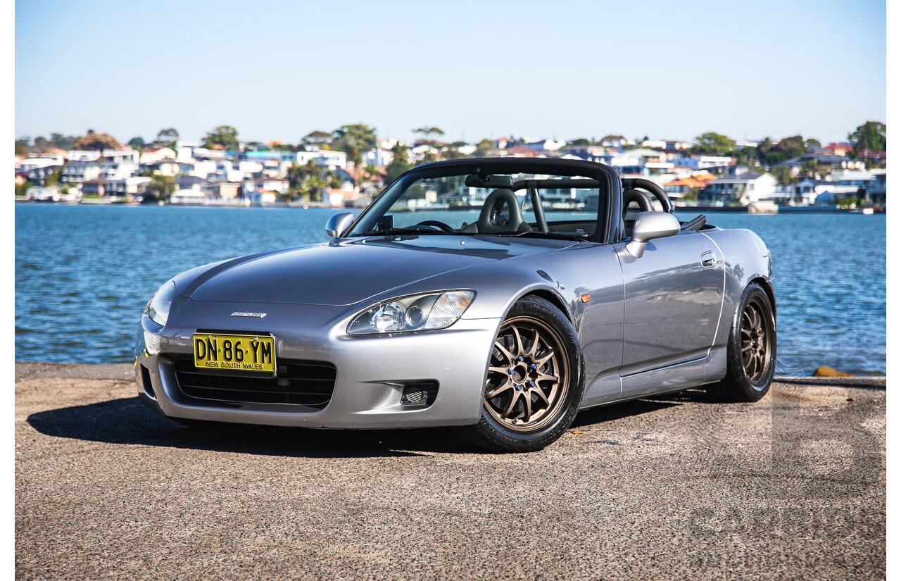 11/1999 Honda S2000 2d Convertible Silverstone Metallic 2.0L - Import
