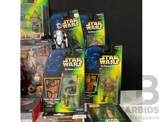 Collection of Star Wars Figures and Magazine