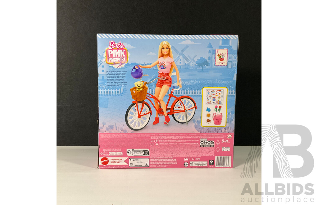 Barbie Pink Passport Doll Set in Original Packaging
