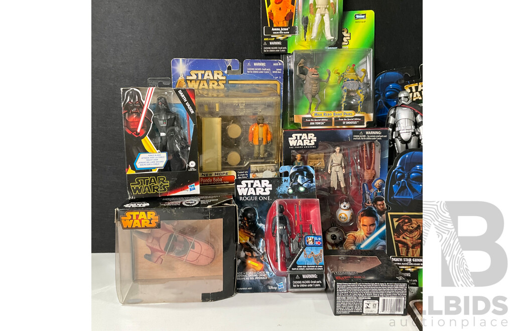 Collection of Star Wars Figures and Magazine