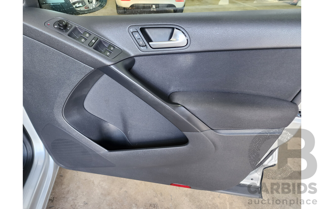 7/2013 Volkswagen Tiguan 132 TSI 5NC MY14 4d Wagon Silver 2.0L