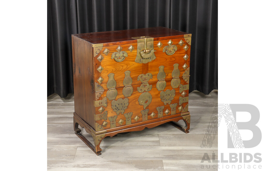 Vintage Korean Bandaji Blanket Chest