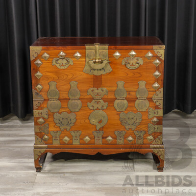 Vintage Korean Bandaji Blanket Chest