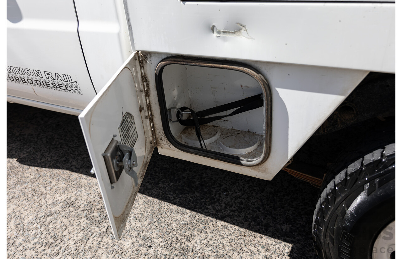 07/2015 Nissan Patrol DX (4x4) 4x4 MY14 Leaf C/Chas White Turbo Diesel 3.0L