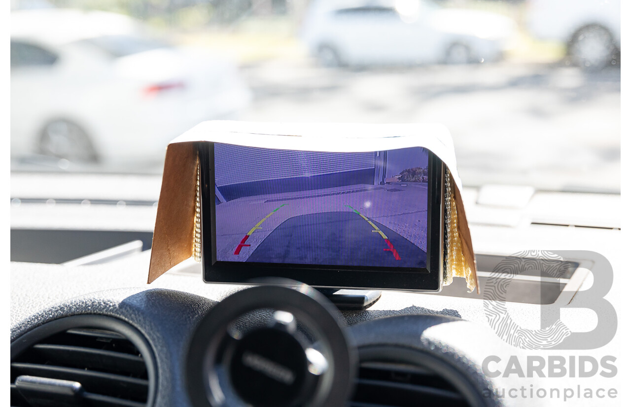 6/2011 Volkswagen Caddy Maxi TDI250 2K MY11 5d Van White Turbo Diesel 1.6L