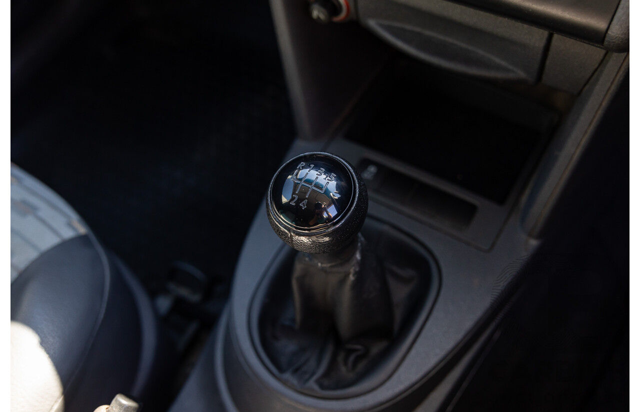 6/2011 Volkswagen Caddy Maxi TDI250 2K MY11 5d Van White Turbo Diesel 1.6L