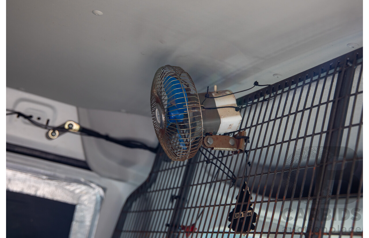 6/2011 Volkswagen Caddy Maxi TDI250 2K MY11 5d Van White Turbo Diesel 1.6L