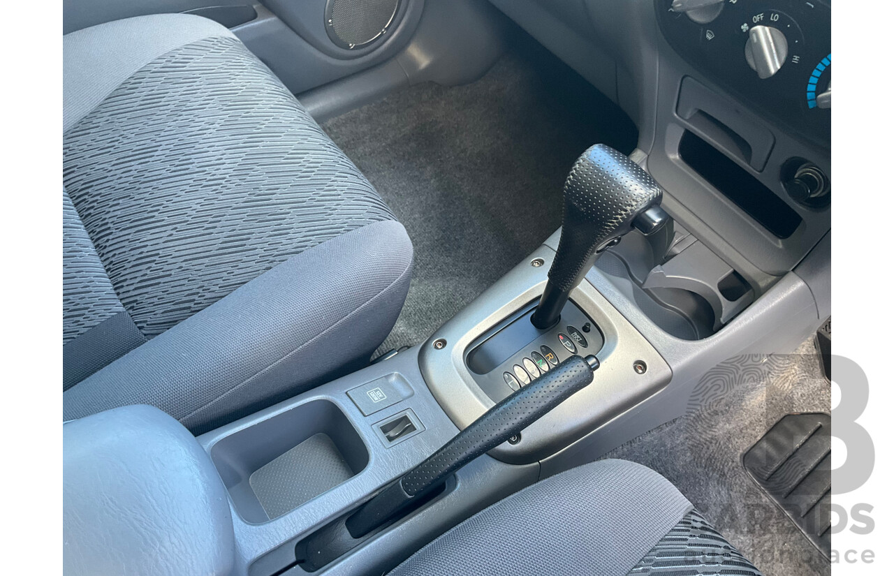 1/2002 Toyota Rav4 Cruiser (4x4) ACA20R 2d Wagon White 2.0L