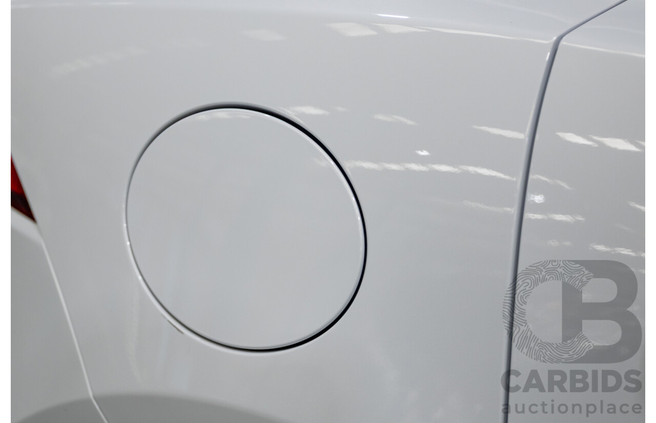 12/2020 Jaguar E-Pace P250 Chequered Flag (AWD) X540 MY20 4D Wagon Nak Yulong White Metallic Turbo 2.0L