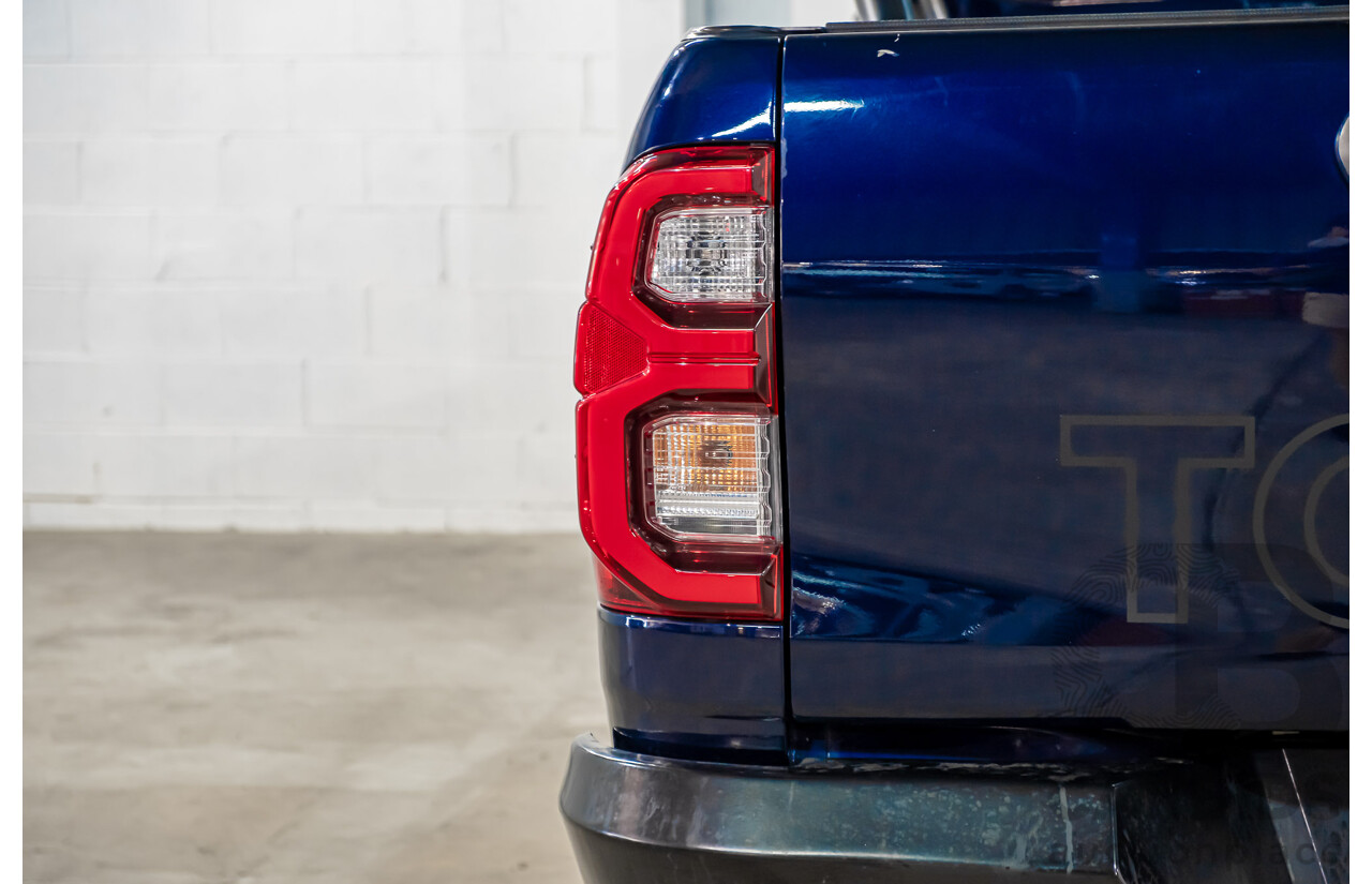 09/2020 Toyota Hilux RUGGED X (4x4) GUN126R Facelift 4d Double Cab P/Up Nebula Blue Turbo Diesel 2.8L