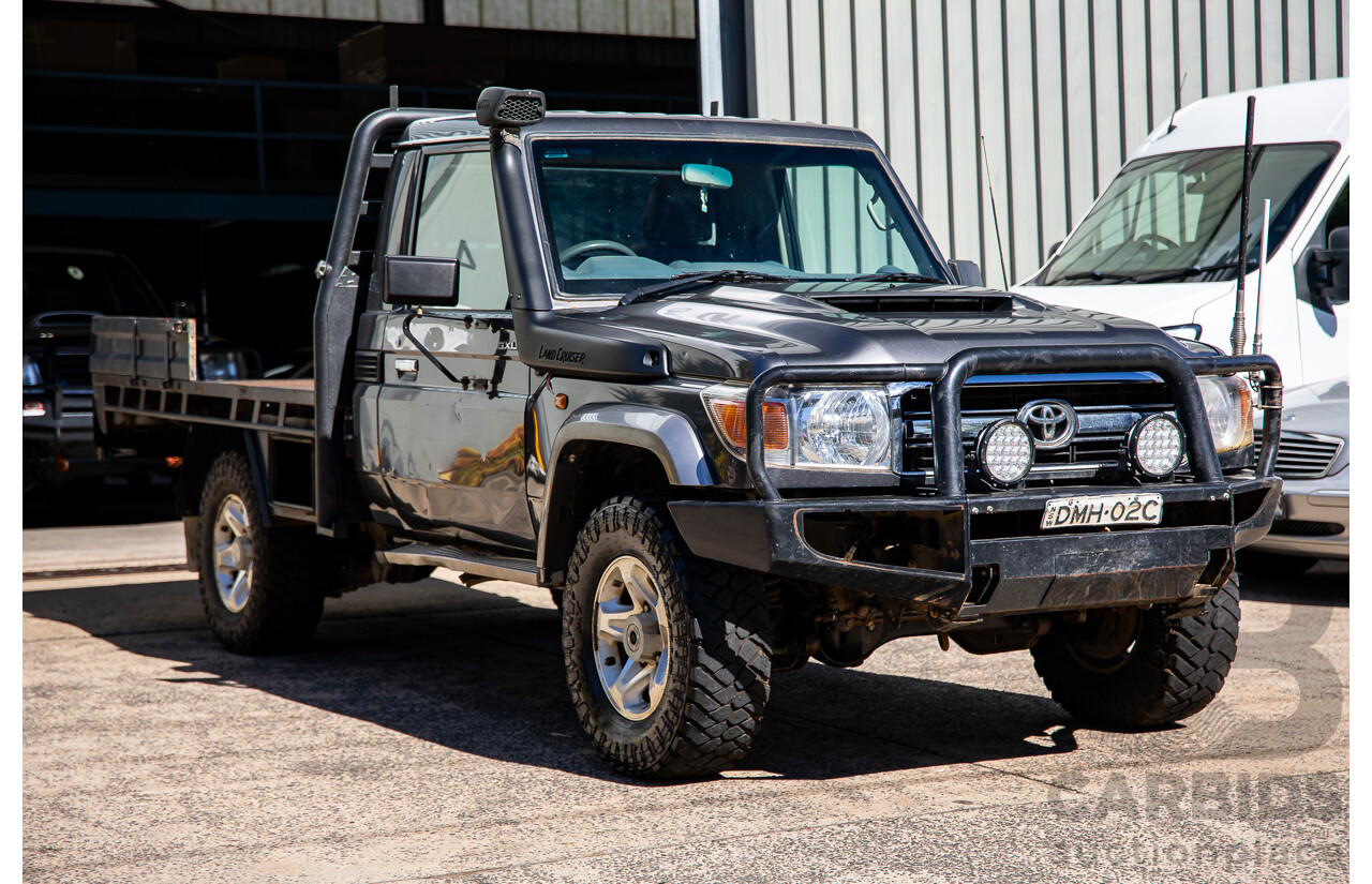 02/2017 Toyota Landcruiser GXL (4x4) LC70 VDJ79R MY17 C/Chas Magnetic Grey Turbo Diesel 4.5L V8