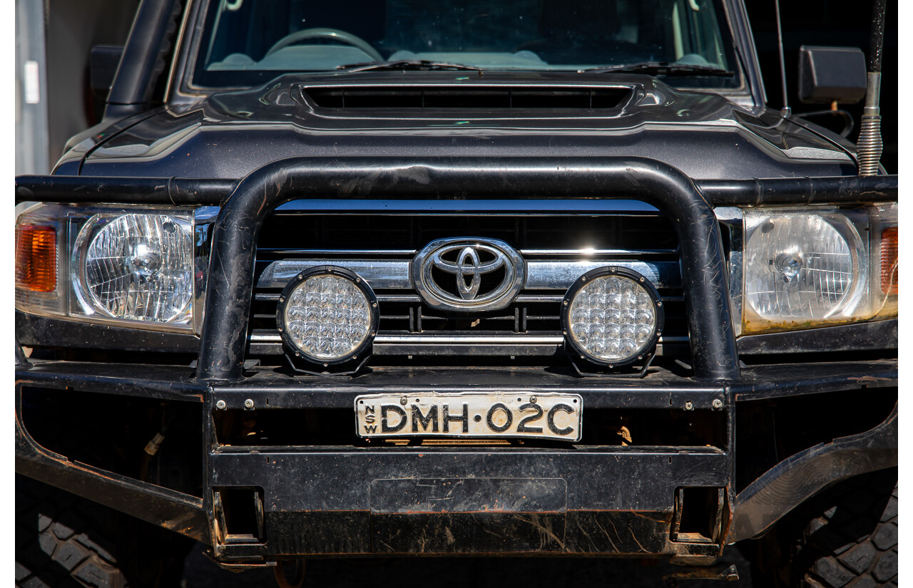 02/2017 Toyota Landcruiser GXL (4x4) LC70 VDJ79R MY17 C/Chas Magnetic Grey Turbo Diesel 4.5L V8