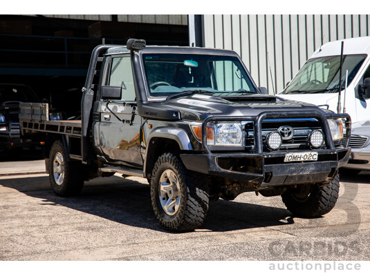 02/2017 Toyota Landcruiser GXL (4x4) LC70 VDJ79R MY17 C/Chas Magnetic Grey Turbo Diesel 4.5L V8