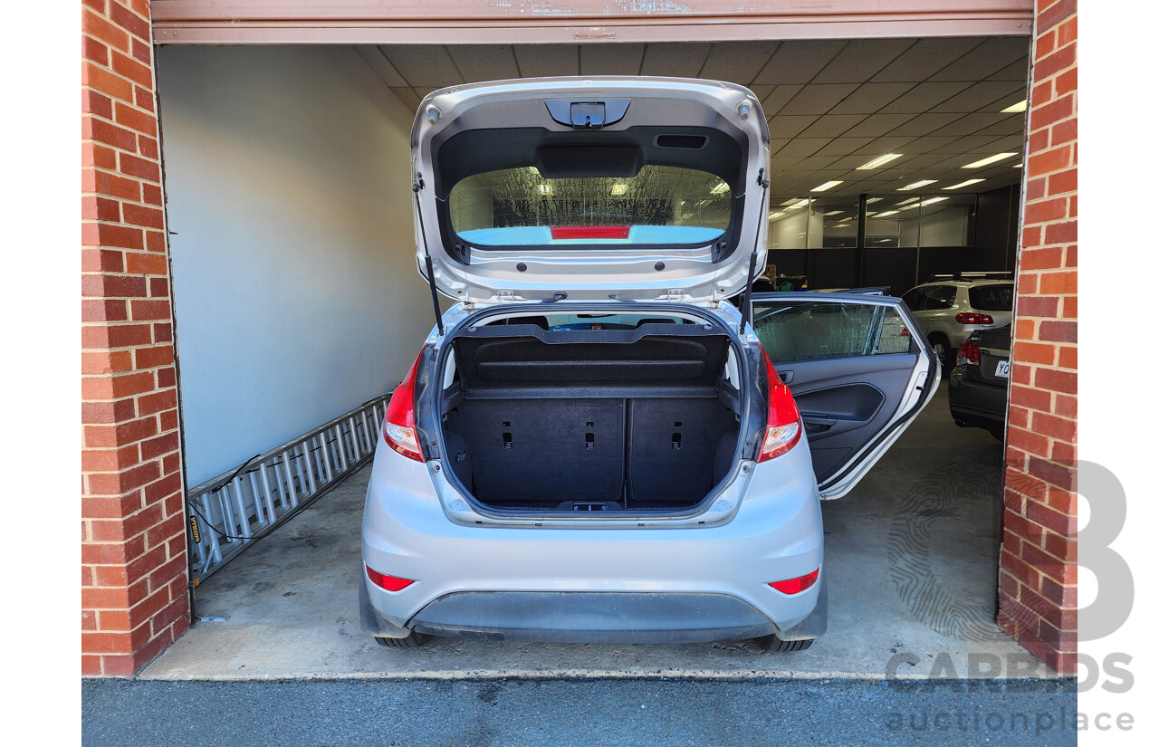 10/2013 Ford Fiesta Ambiente WZ 5d Hatchback silver 1.5L