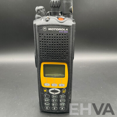 MOTOROLA (XTS 5000) Digital Portable Two-Way Radio
