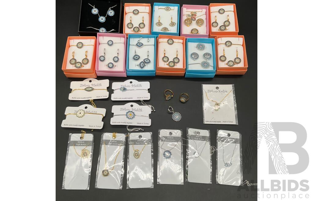 Assorted Costume Jewellery - Lot of 23