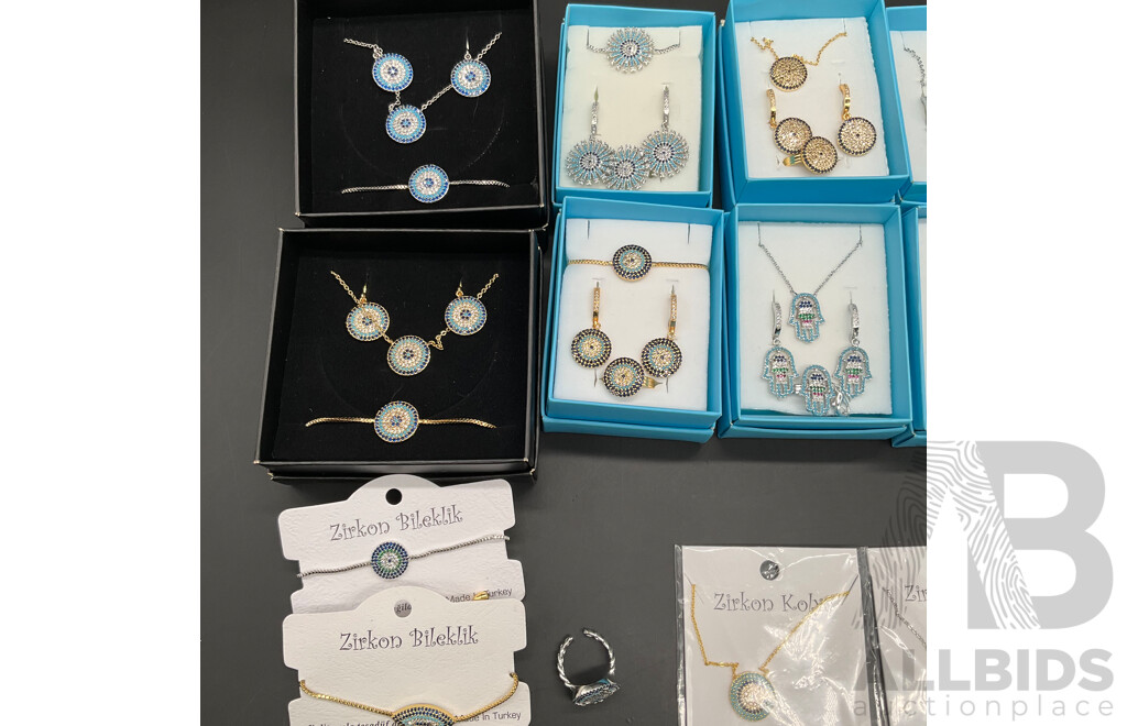 Assorted Costume Jewellery - Lot of 23