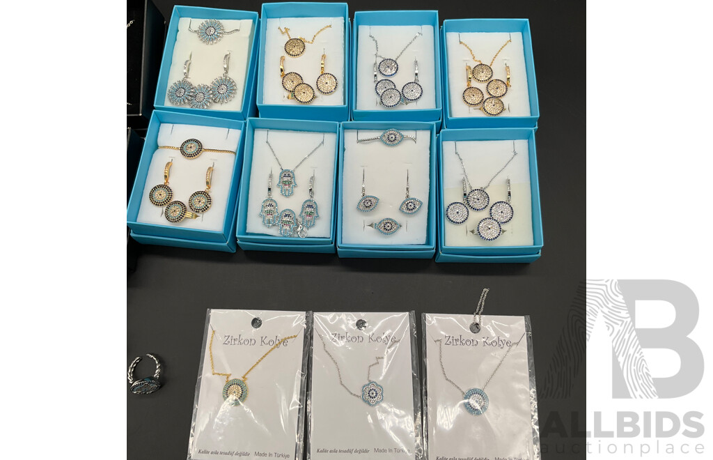 Assorted Costume Jewellery - Lot of 23