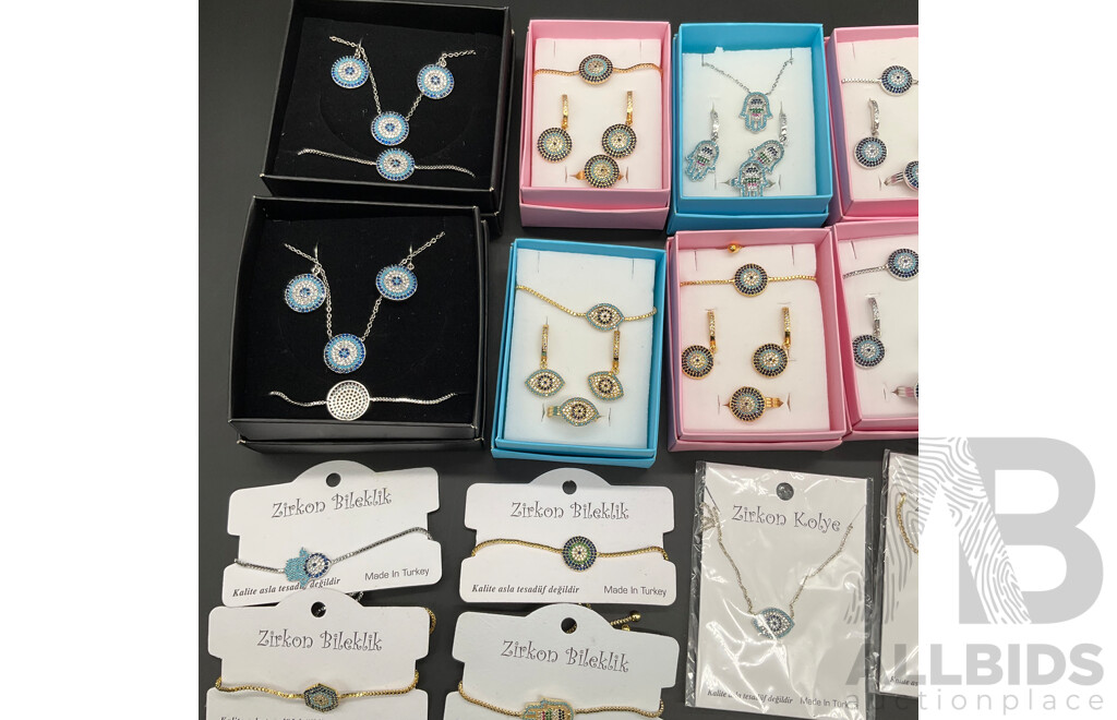Assorted Costume Jewellery and Lashes Eyelash Extensions - Lot of 25
