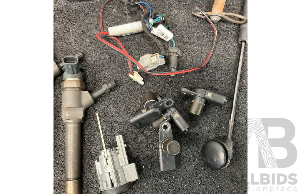 RIDGE RYDER 150W Inverter, Jumper Cables and Assorted Engine and Other Parts