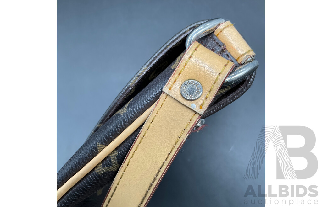 L.Y. Collection Musette Salsa Bag