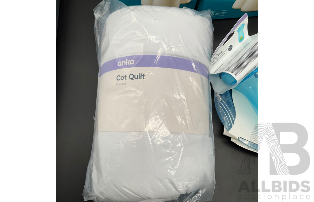 PHILIPS Avent Anti-Colic Feeding Bottle 3 Pack (4x), ANKO Quilt, Cup and Plate - Lot of 7