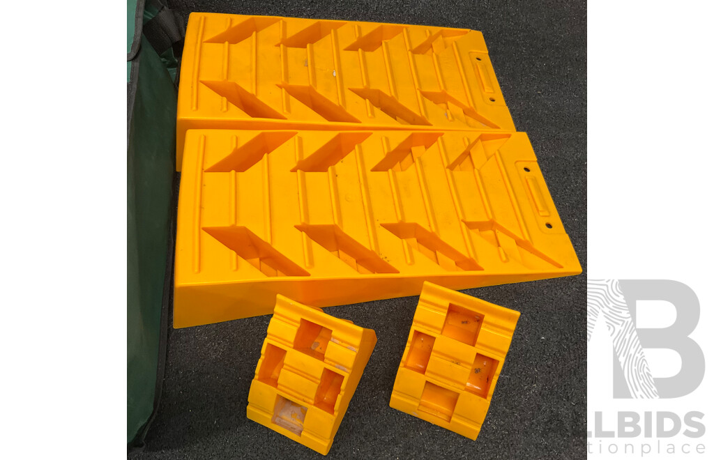 SUPEX Dual Axle Heavy Duty Levelling Ramps