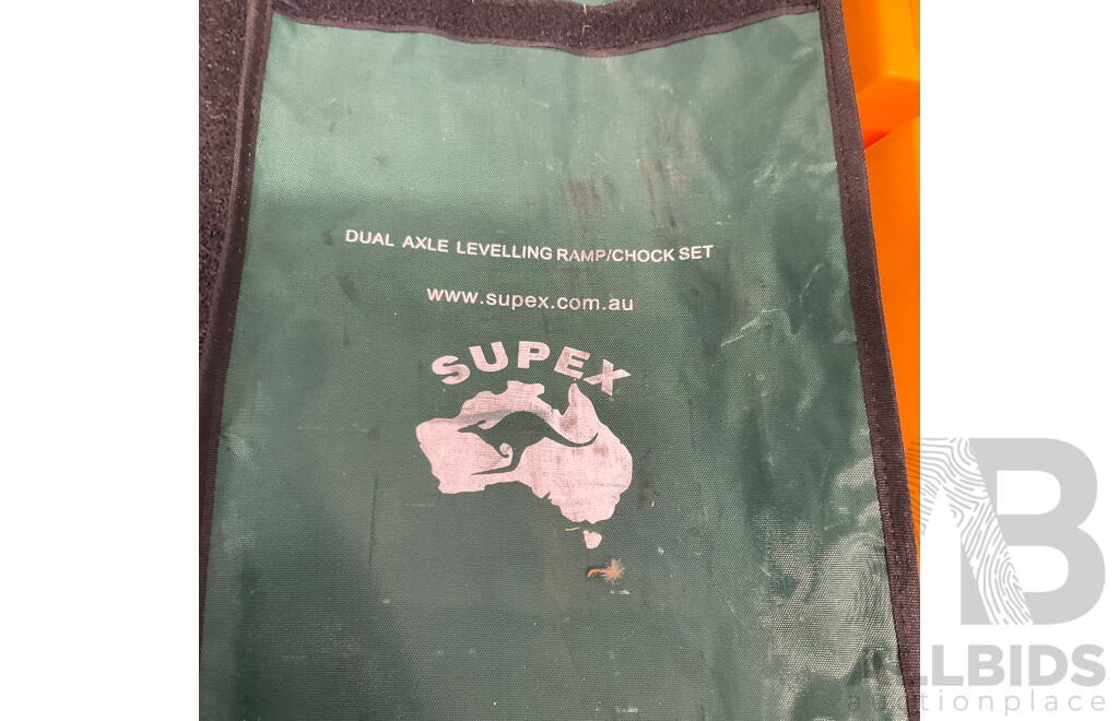 SUPEX Dual Axle Heavy Duty Levelling Ramps