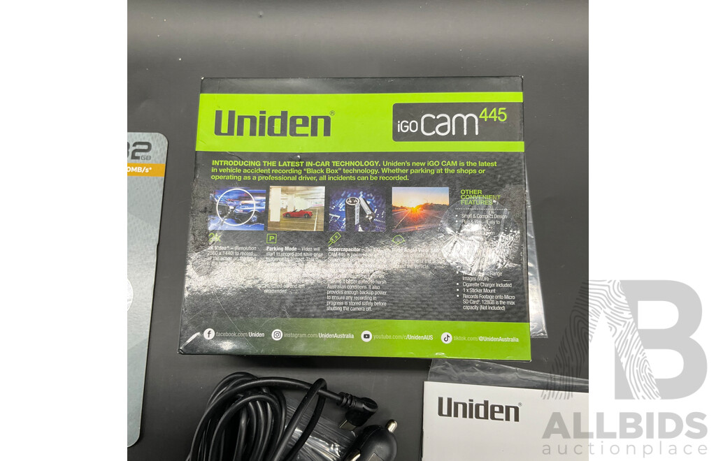 UNIDEN IGo Dash Cam 445 and EMTEC 32GB Card (2x)  - Lot of 3