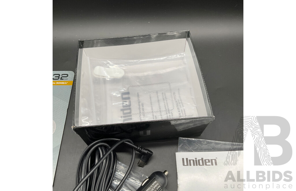 UNIDEN IGo Dash Cam 445 and EMTEC 32GB Card (2x)  - Lot of 3