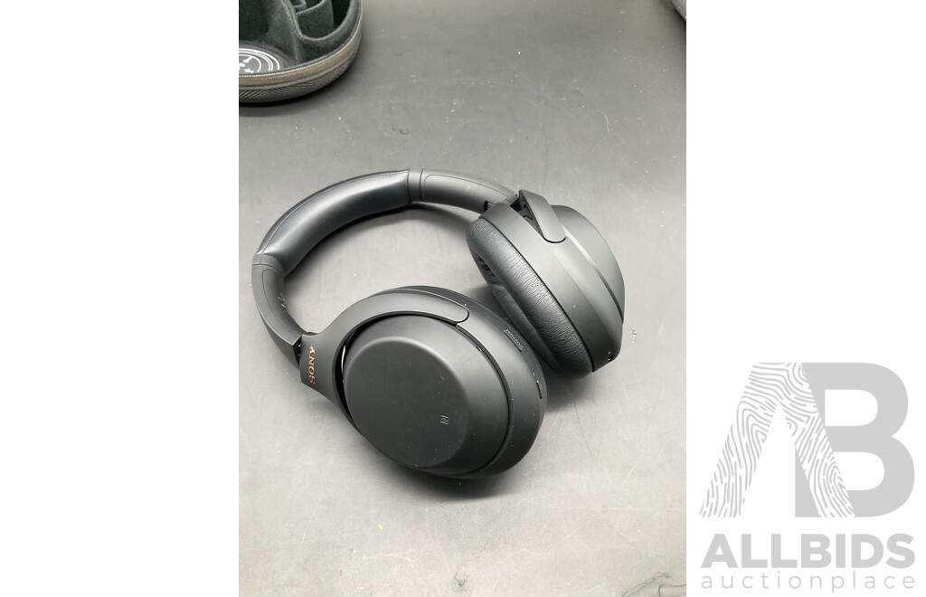 SONY Noise Canceling Wireless Headphones (WH-1000XM4)