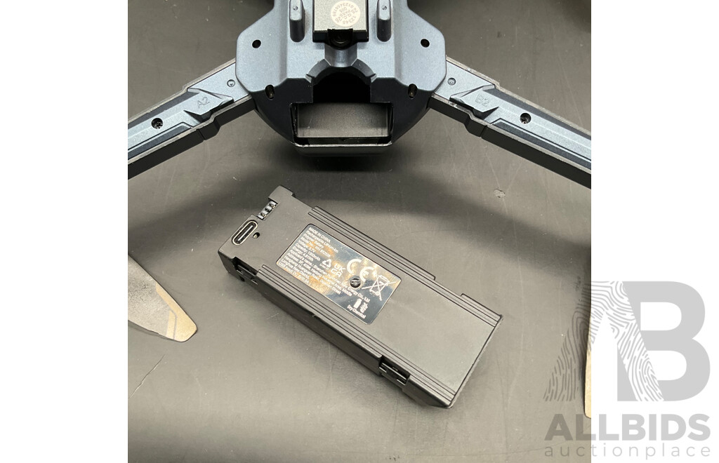 GT8 Series Foldable Drone and Two EMTEC Gold+ 32GB Memory Cards - Lot of 3