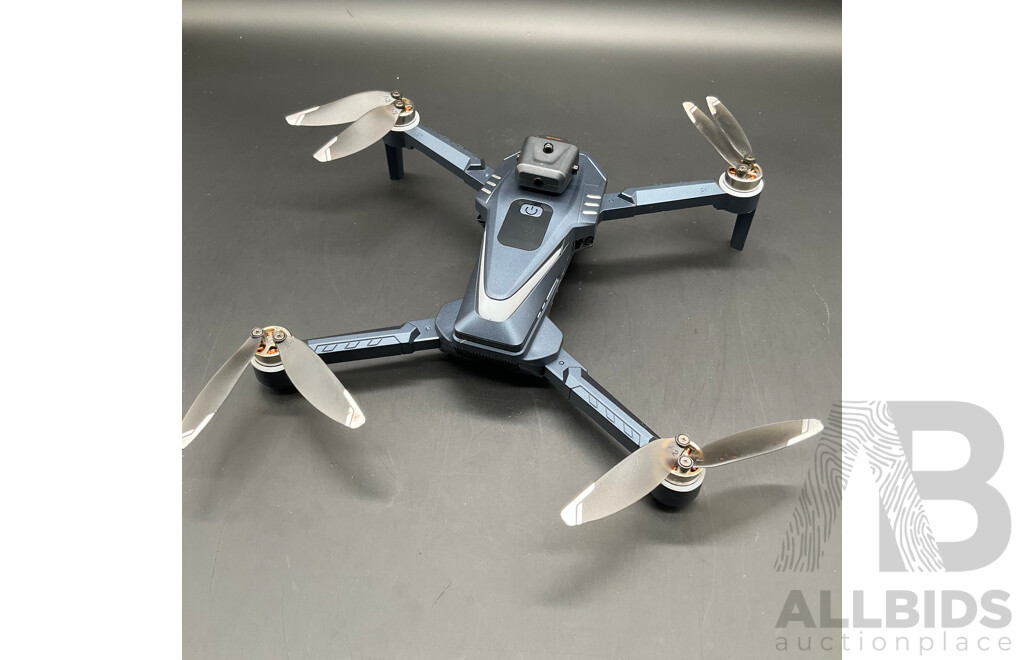 GT8 Series Foldable Drone and Two EMTEC Gold+ 32GB Memory Cards - Lot of 3