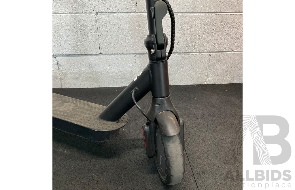 SYNERGY Valk MKII Electric Scooter