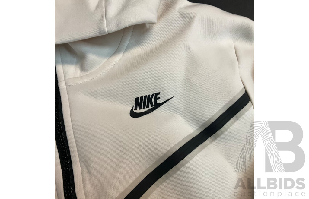 Nike Men's White Jacket Size S