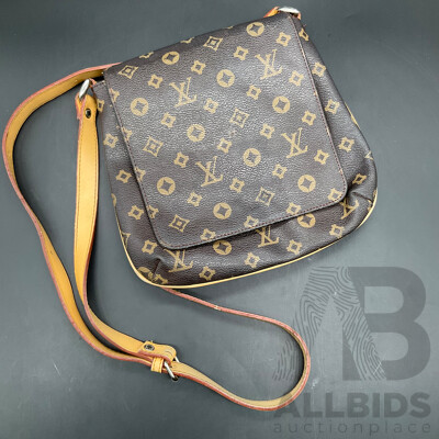 L.Y. Collection Musette Salsa Bag