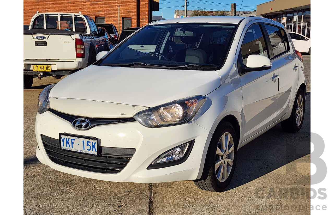 7/2014 Hyundai i20 Active PB MY14 5d Hatchback White 1.4L