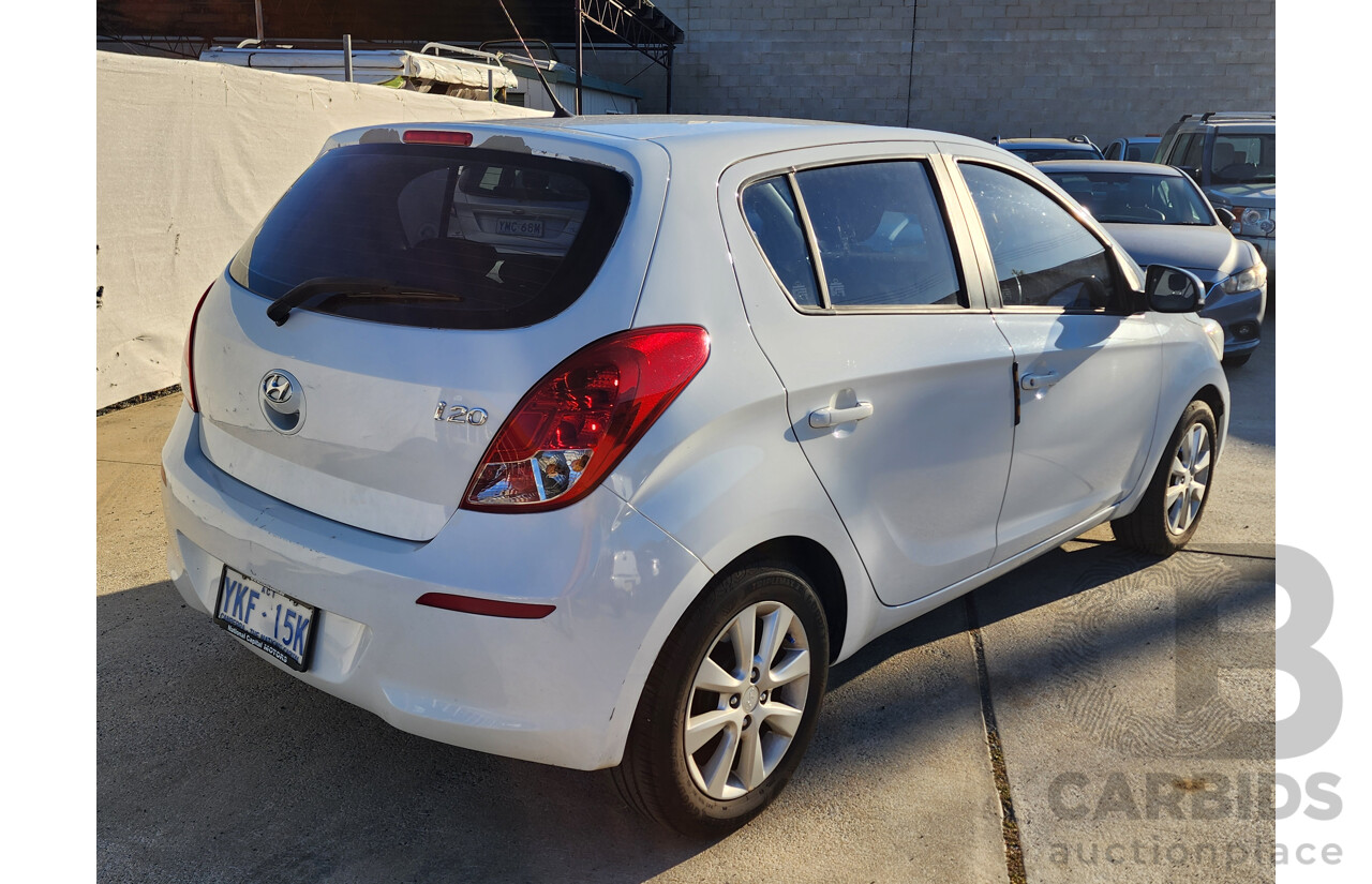 7/2014 Hyundai i20 Active PB MY14 5d Hatchback White 1.4L
