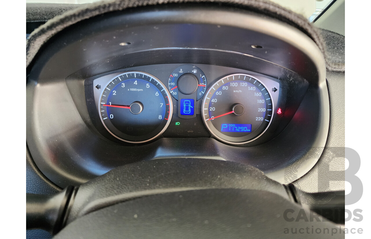 7/2014 Hyundai i20 Active PB MY14 5d Hatchback White 1.4L