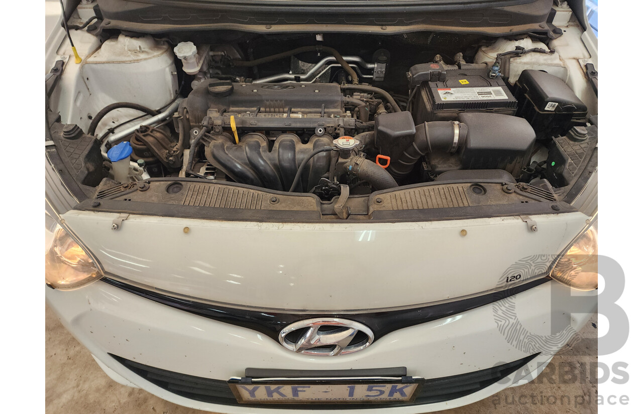 7/2014 Hyundai i20 Active PB MY14 5d Hatchback White 1.4L