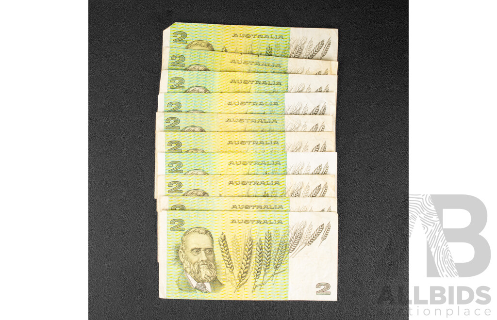 Twenty Australian Two Dollar Notes Including Four 1976 Knight/Wheeler, Three 1979 Knight/Stone, Three 1983 Johnston/Stone, Ten 1985 Johnston/Fraser