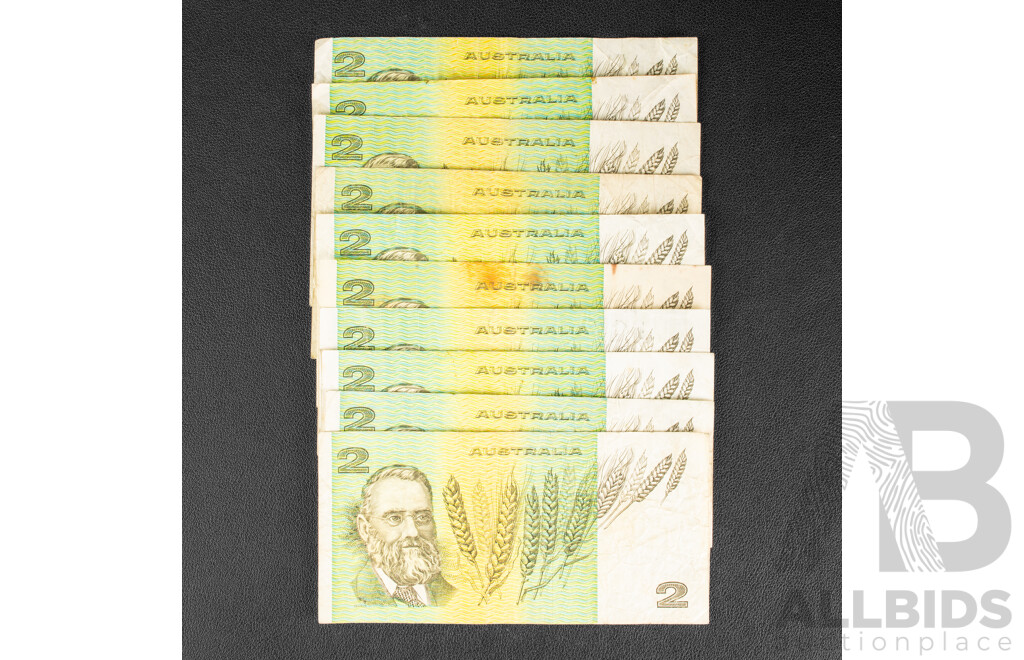 Twenty Australian Two Dollar Notes Including Four 1976 Knight/Wheeler, Three 1979 Knight/Stone, Three 1983 Johnston/Stone, Ten 1985 Johnston/Fraser